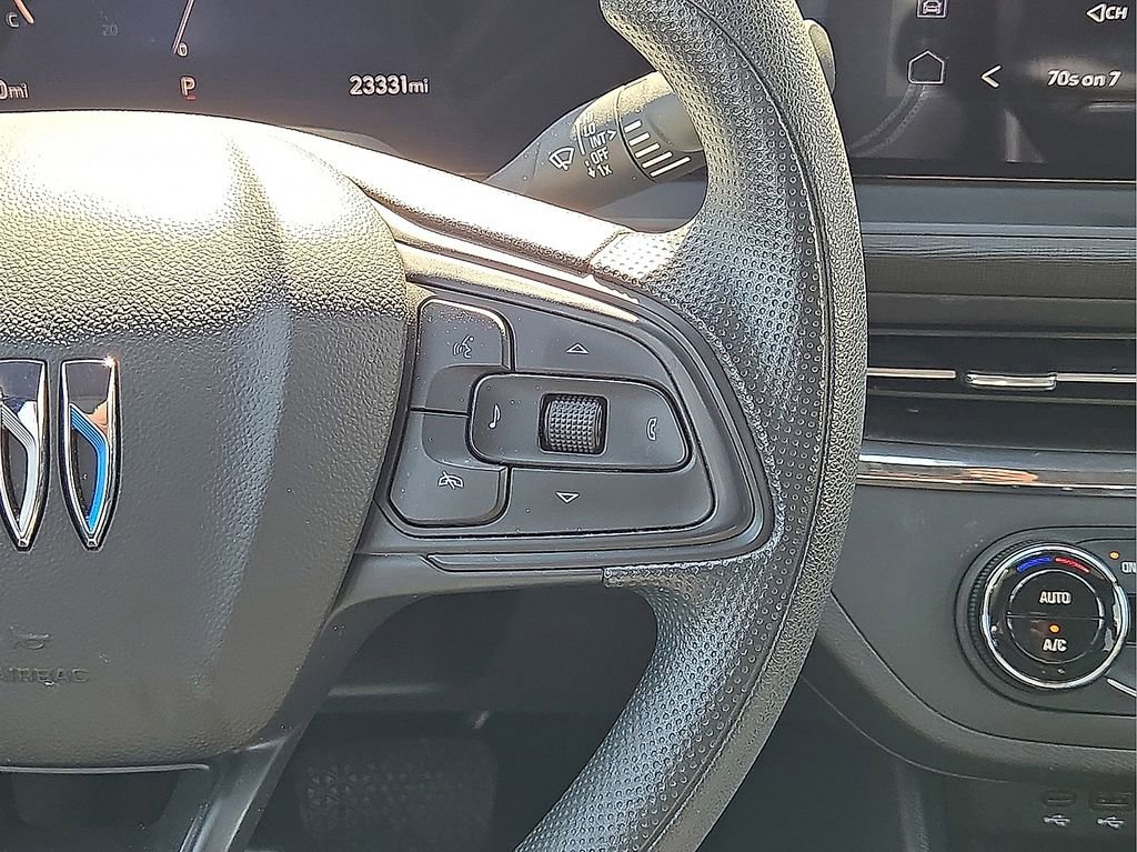 Used 2025 Buick Envista Preferred image 19