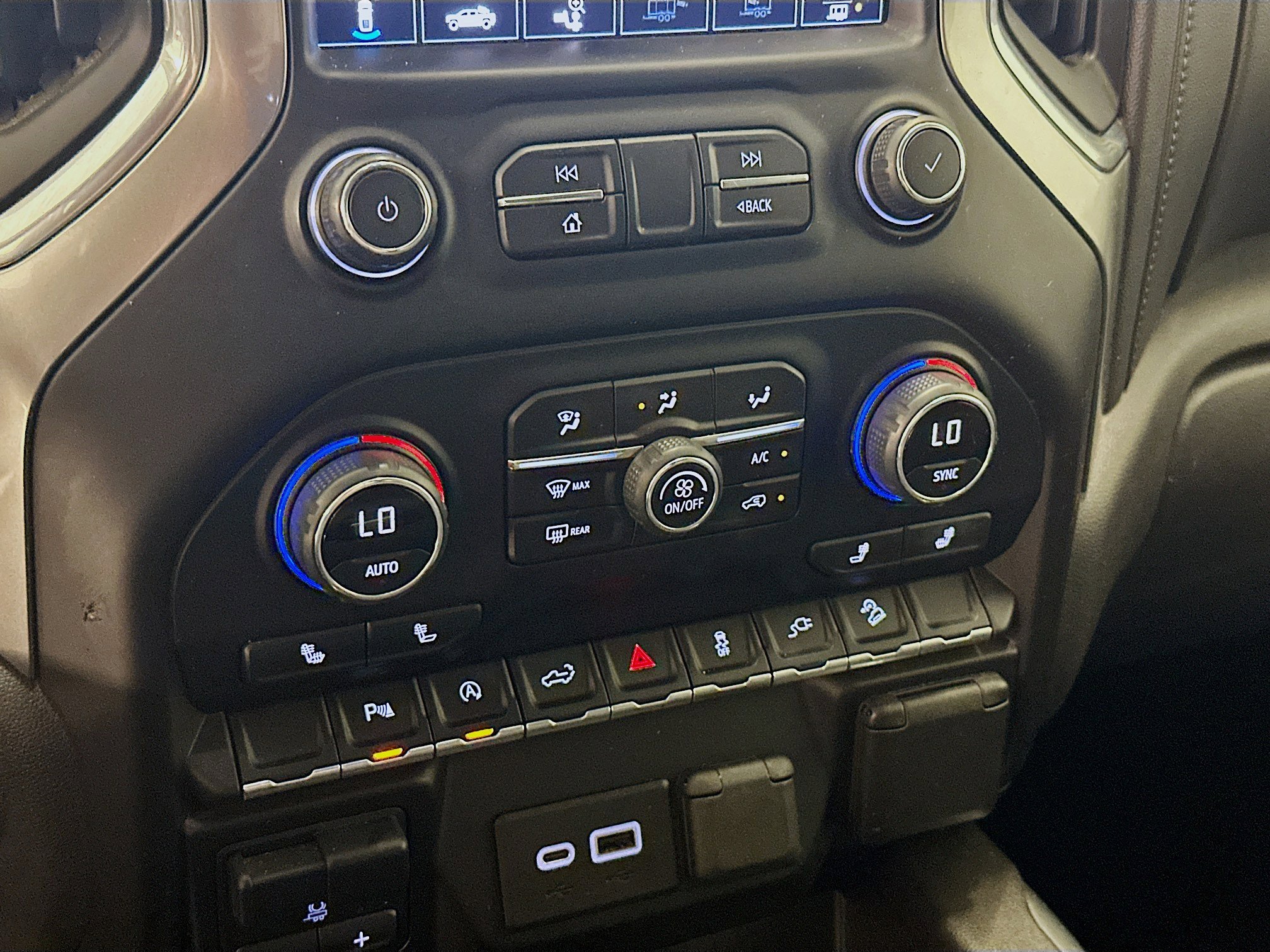 Used 2020 Chevrolet Silverado 1500 LT Trail Boss AWD/4WD image 24