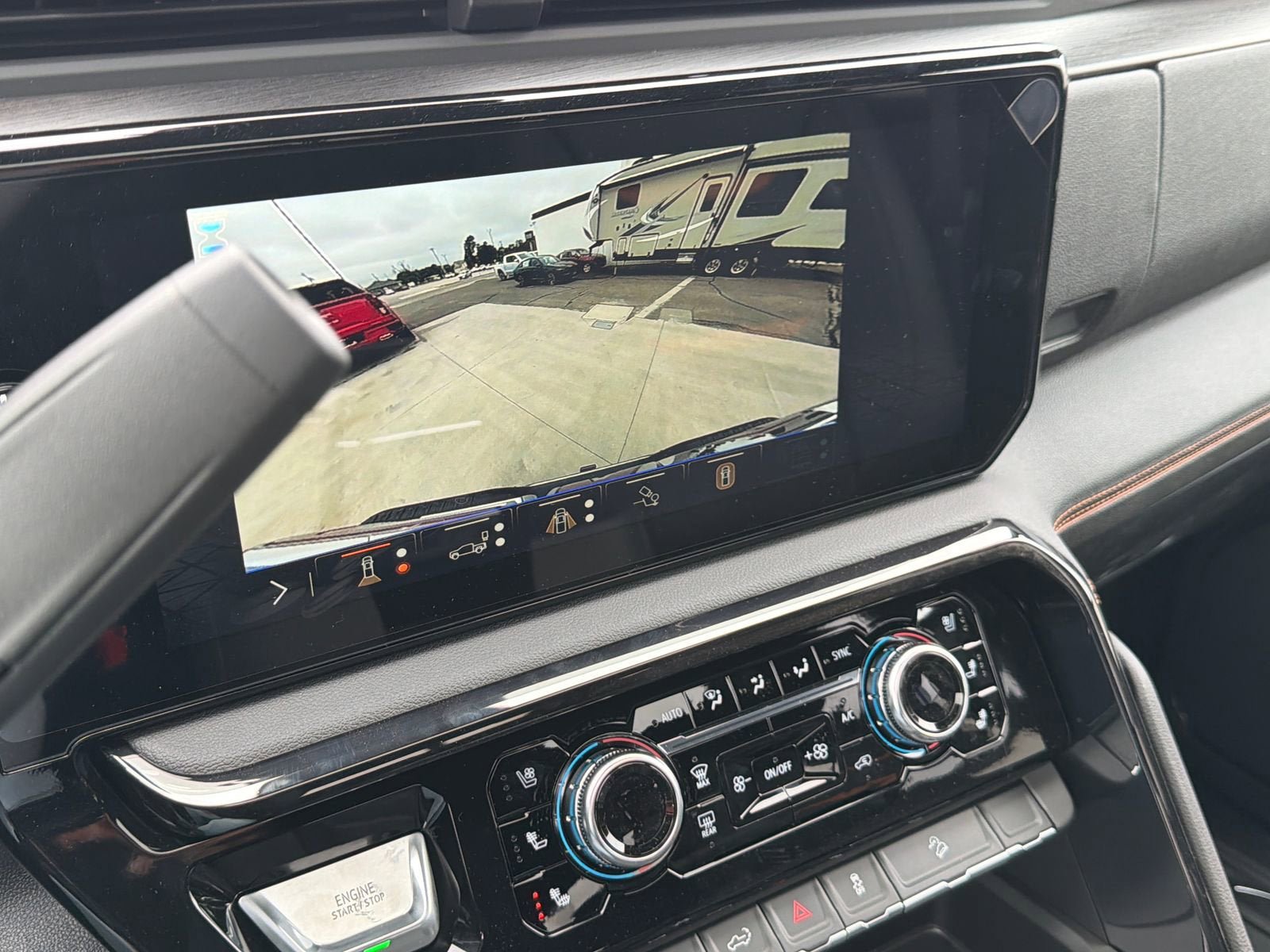 New 2026 GMC Sierra 2500 AT4 w/ AT4 Premium Plus Package AWD/4WD image 21