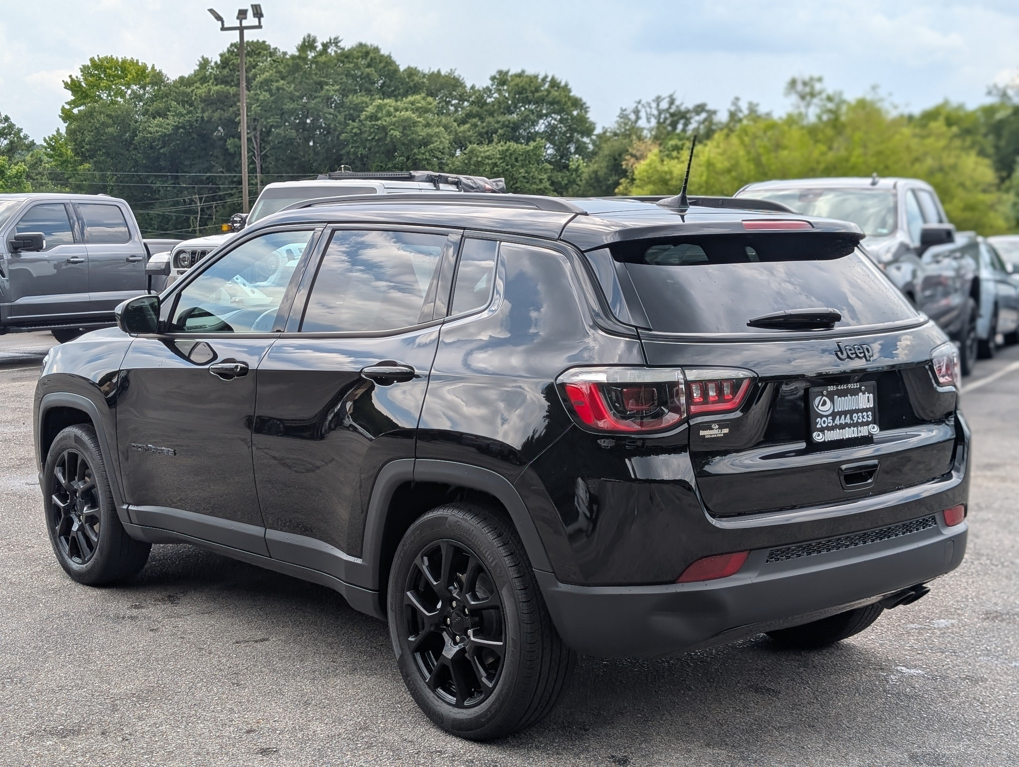 Used 2022 Jeep Compass Latitude w/ Convenience Group FWD image 7