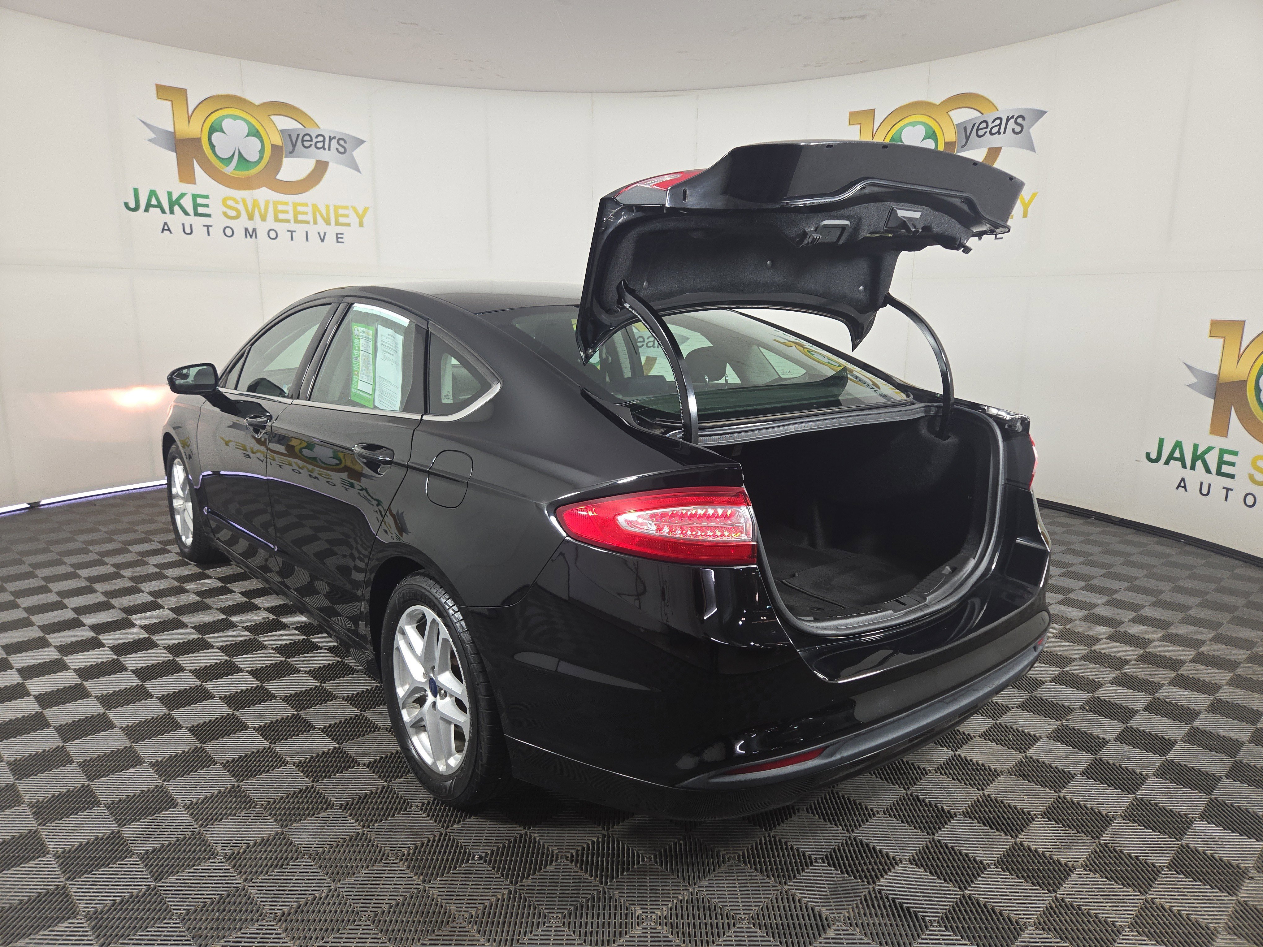 Used 2016 Ford Fusion SE image 30