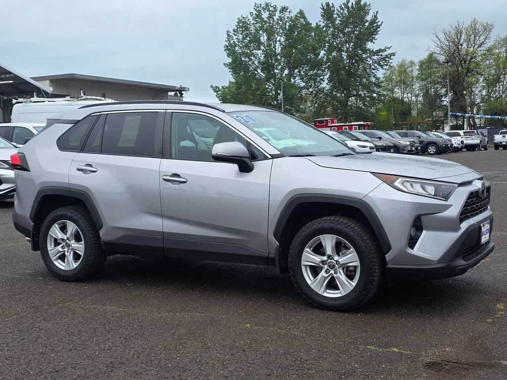 Used 2021 Toyota RAV4 XLE w/ XLE Grade Weather Package AWD/4WD image 26