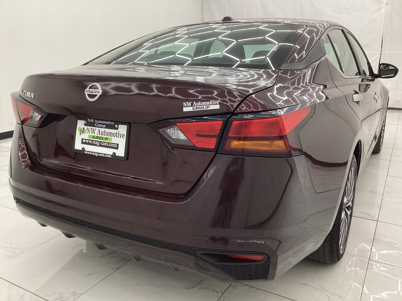 Used 2025 Nissan Altima 2.5 SV image 9