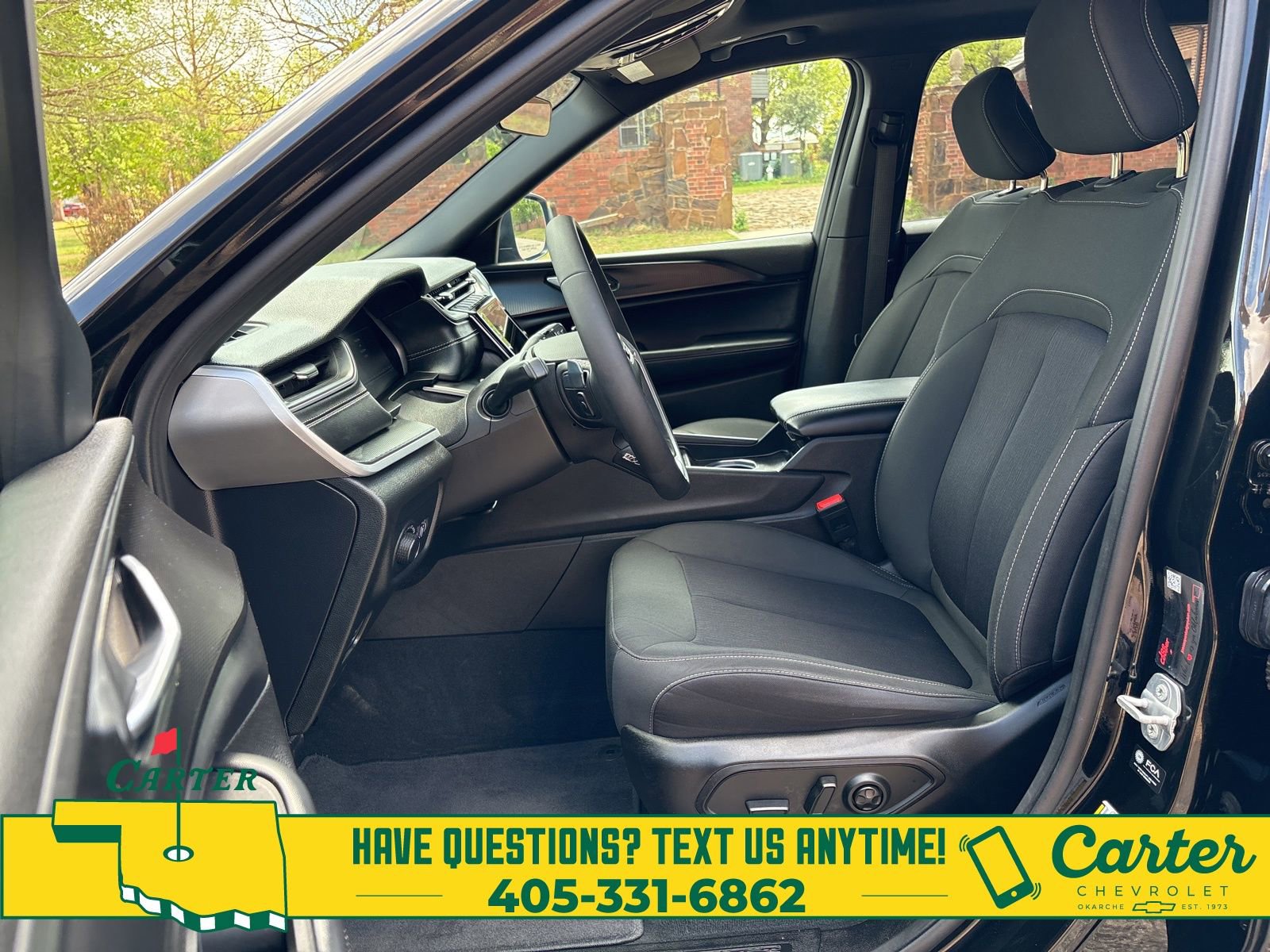 Used 2025 Jeep Grand Cherokee L Laredo image 17