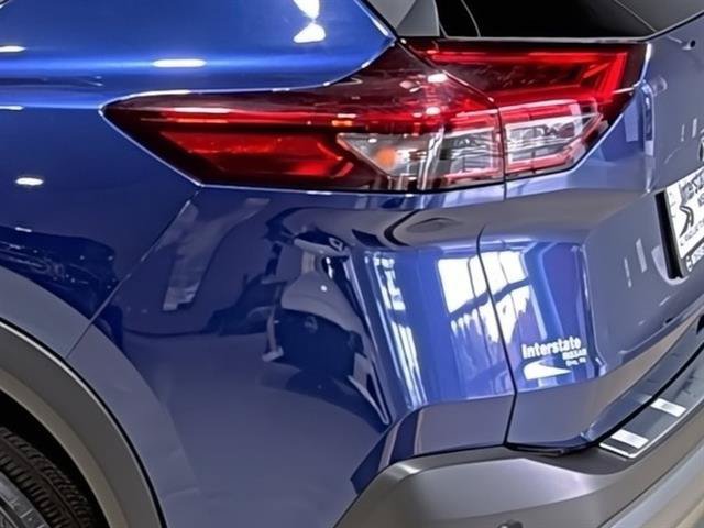 Used 2023 Nissan Rogue SV AWD/4WD image 10