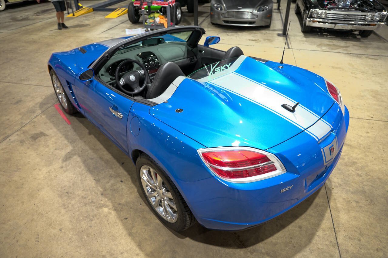 Used 2009 Saturn Sky Hydro Blue RWD image 15