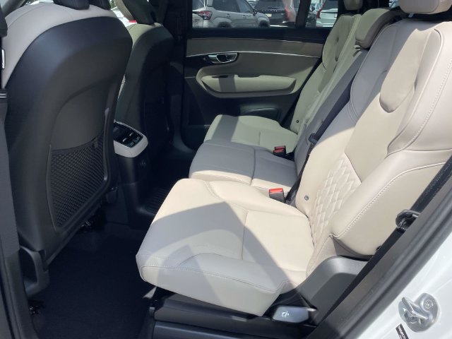 New 2026 Volvo XC90 B6 Plus w/ Protection Package Premier AWD/4WD image 17