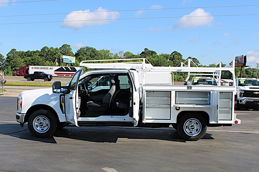 Used 2024 Ford F350 XL w/ XL Chrome Package RWD image 7