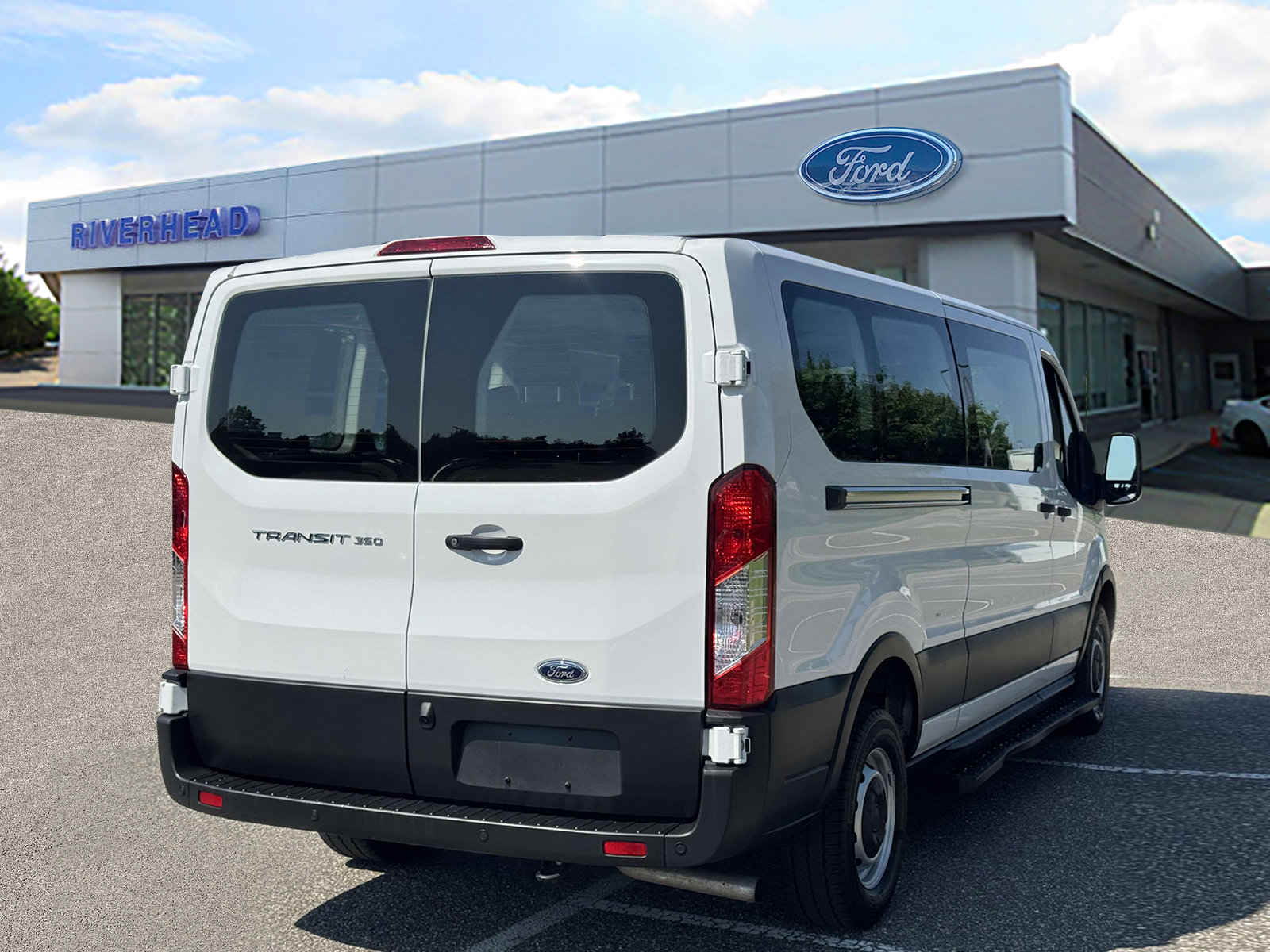 Used 2023 Ford Transit 350 XL image 5