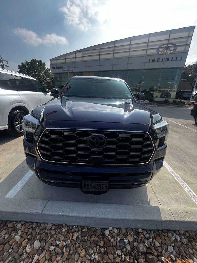 Used 2024 Toyota Sequoia Platinum AWD/4WD image 4