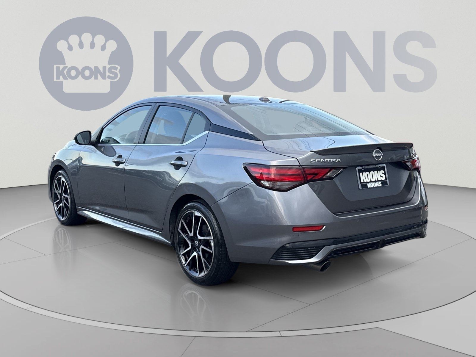 Used 2025 Nissan Sentra SR FWD image 4
