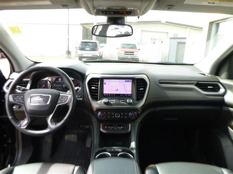Used 2022 GMC Acadia AT4 w/ Technology Package AWD/4WD image 11