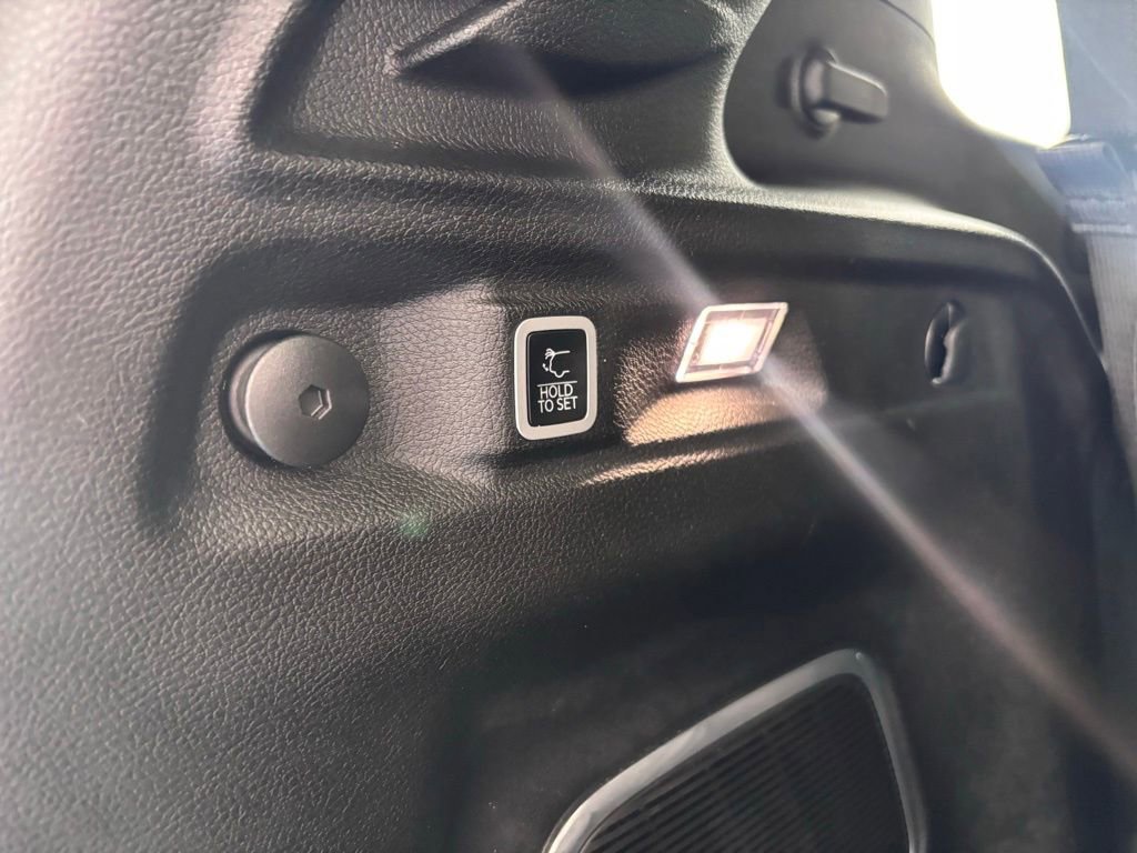 Used 2024 Jeep Grand Cherokee L Limited w/ Black Appearance Package image 13