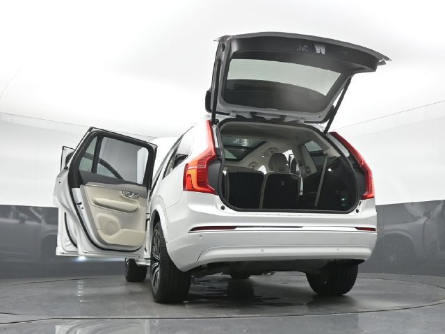 Used 2025 Volvo XC90 B6 Plus w/ Protection Package Premier AWD/4WD image 54