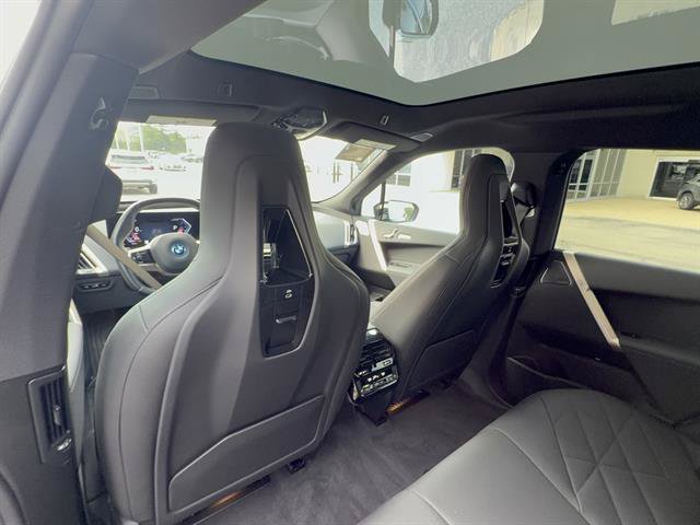 Used 2024 BMW iX xDrive50 w/ Premium Package AWD/4WD image 26