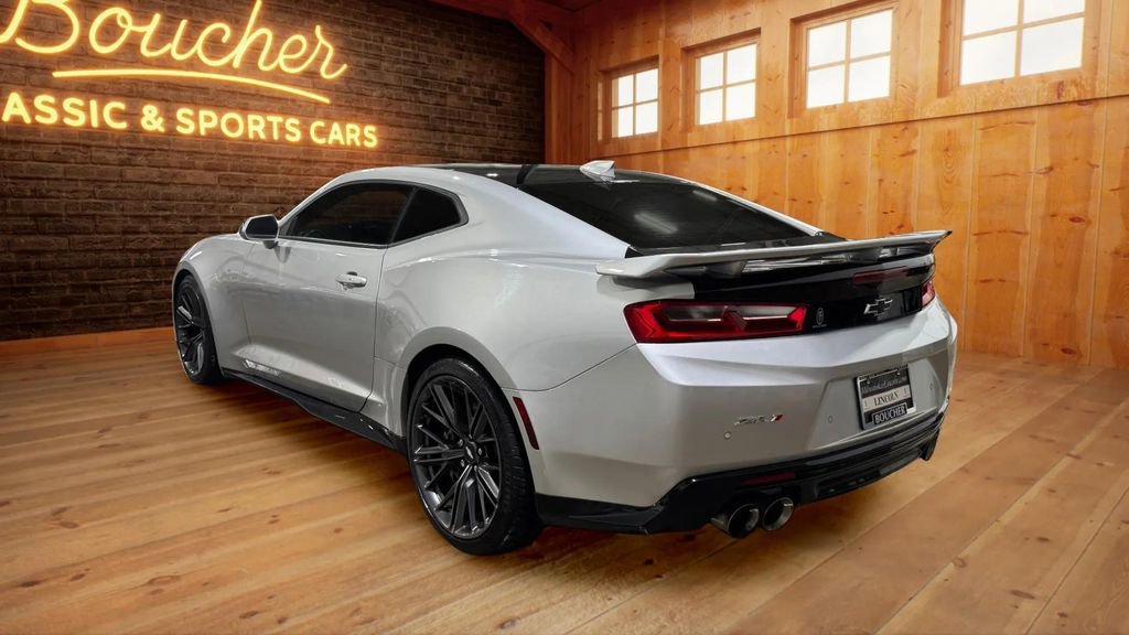 Used 2018 Chevrolet Camaro ZL1 RWD image 15