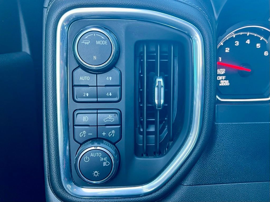Used 2020 Chevrolet Silverado 1500 RST AWD/4WD image 18