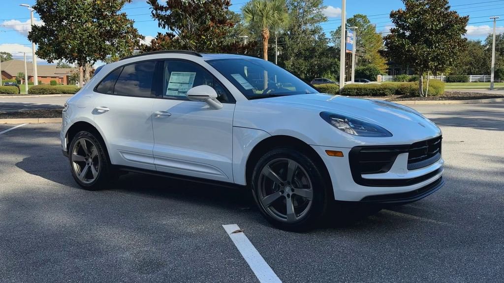 New 2026 Porsche Macan image 2