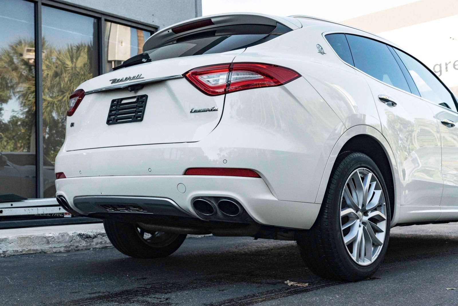 Used 2019 Maserati Levante GranLusso AWD/4WD image 13