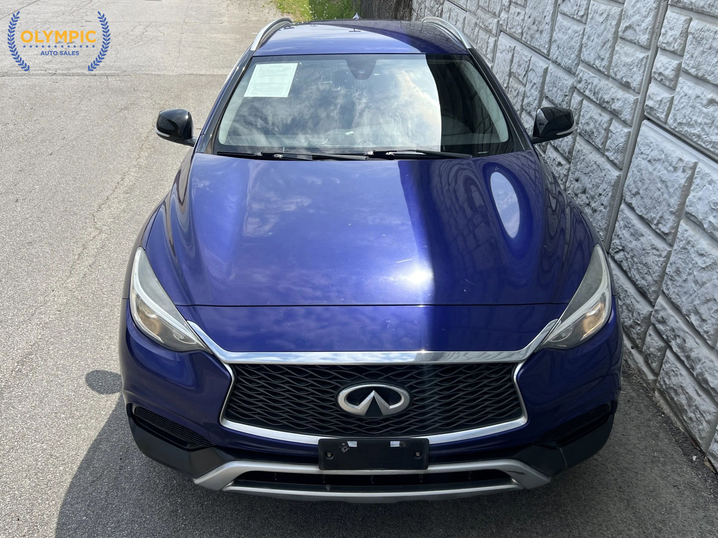 Used 2018 INFINITI QX30 Premium w/ Cargo Package AWD/4WD image 2