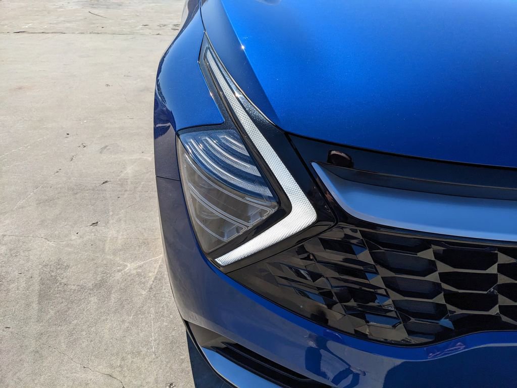 Certified 2025 Kia Sportage EX image 11