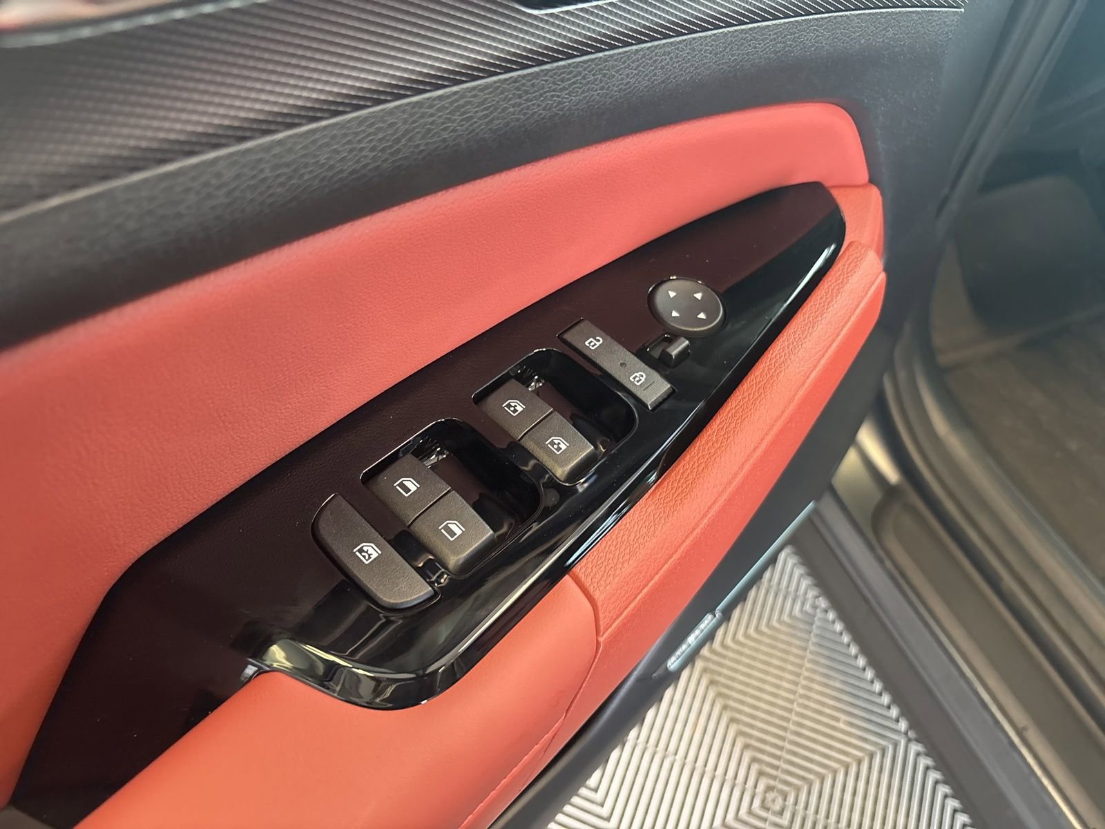 New 2025 Kia Sportage SX Prestige image 17