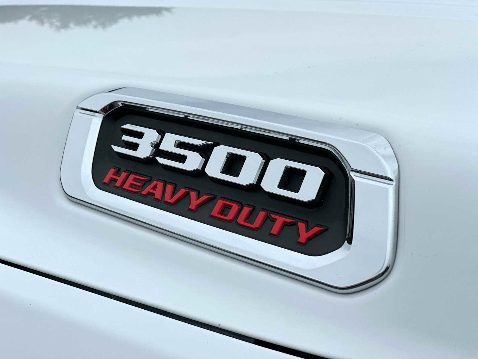 Used 2025 RAM 3500 Laramie AWD/4WD image 15