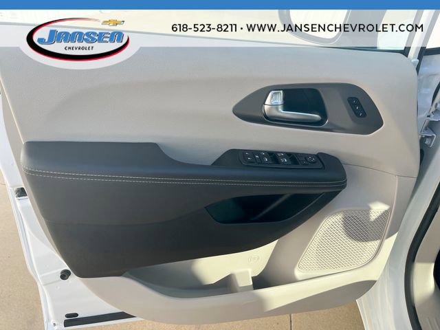 Used 2024 Chrysler Pacifica Touring-L FWD image 21