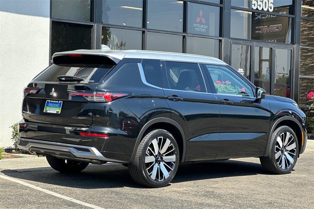 New 2025 Mitsubishi Outlander SEL image 5