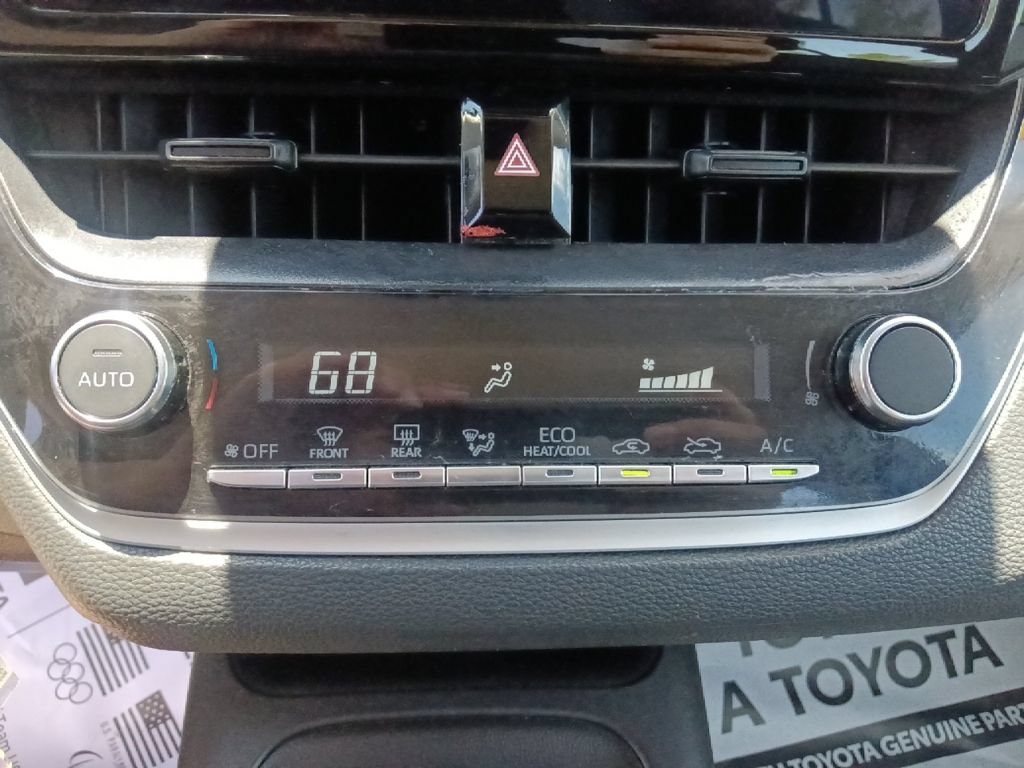 Used 2023 Toyota Corolla LE FWD image 23