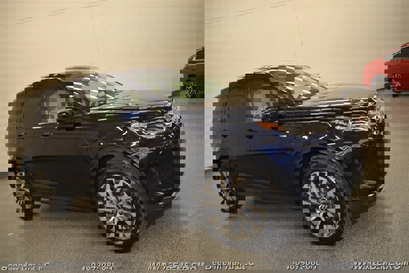 Used 2021 Land Rover Discovery Sport SE R-Dynamic image 7