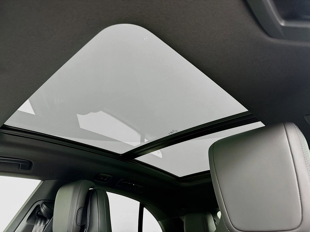 New 2026 Porsche Macan Electric image 23