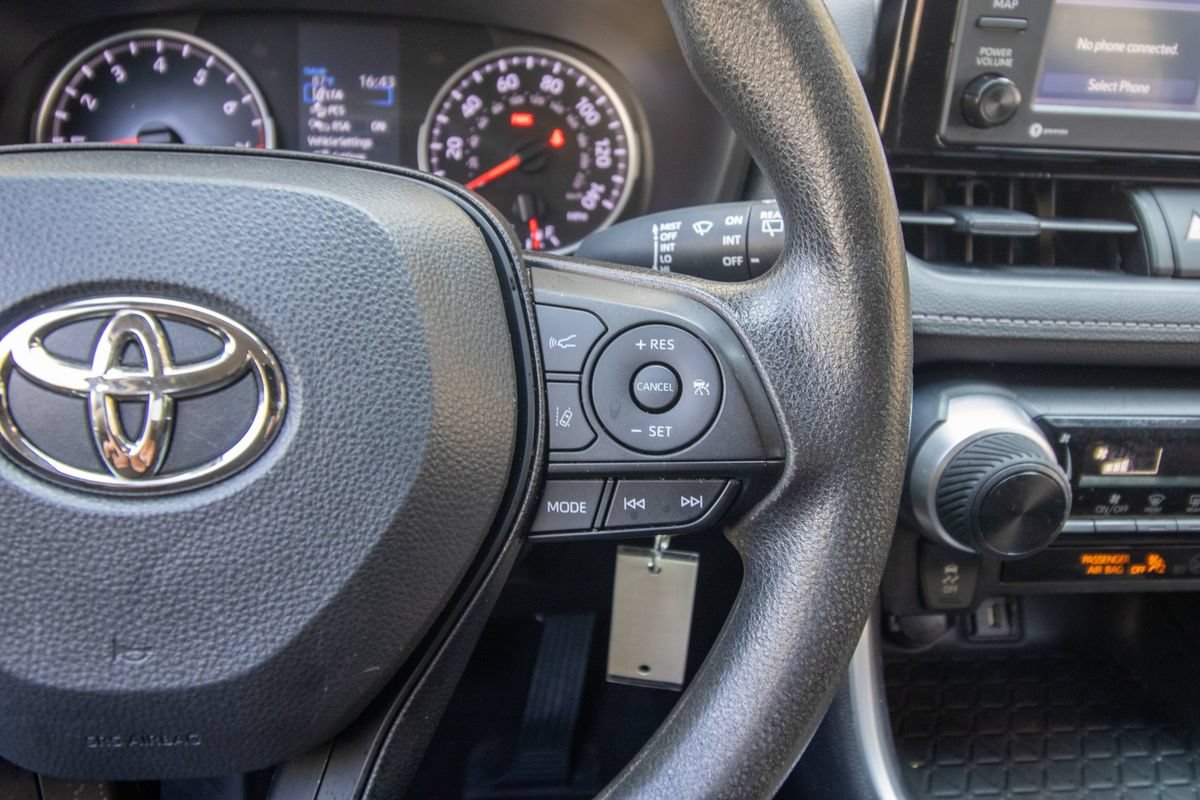 Used 2022 Toyota RAV4 LE FWD image 33