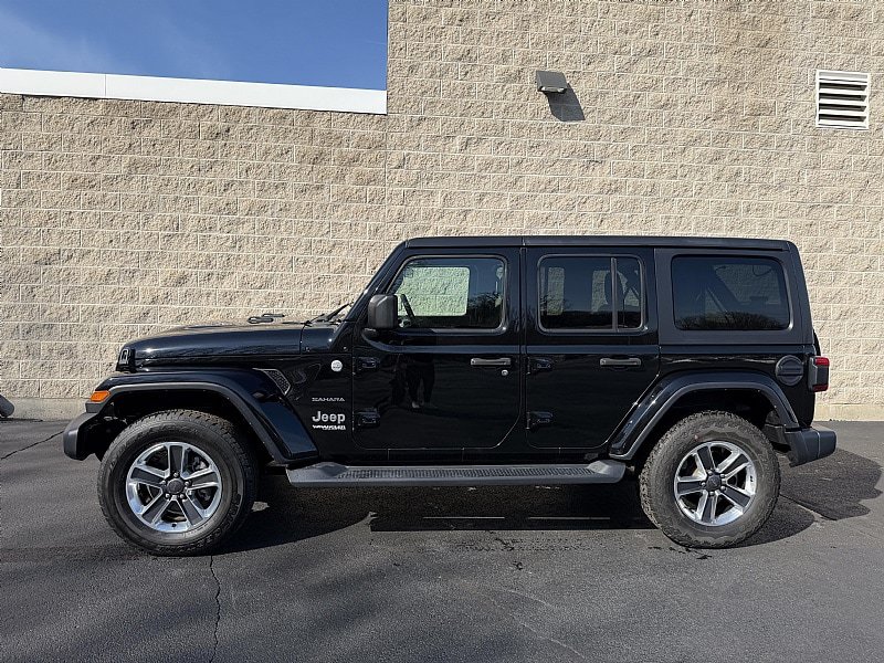 Used 2019 Jeep Wrangler Unlimited Sahara w/ LED Lighting Group AWD/4WD image 5