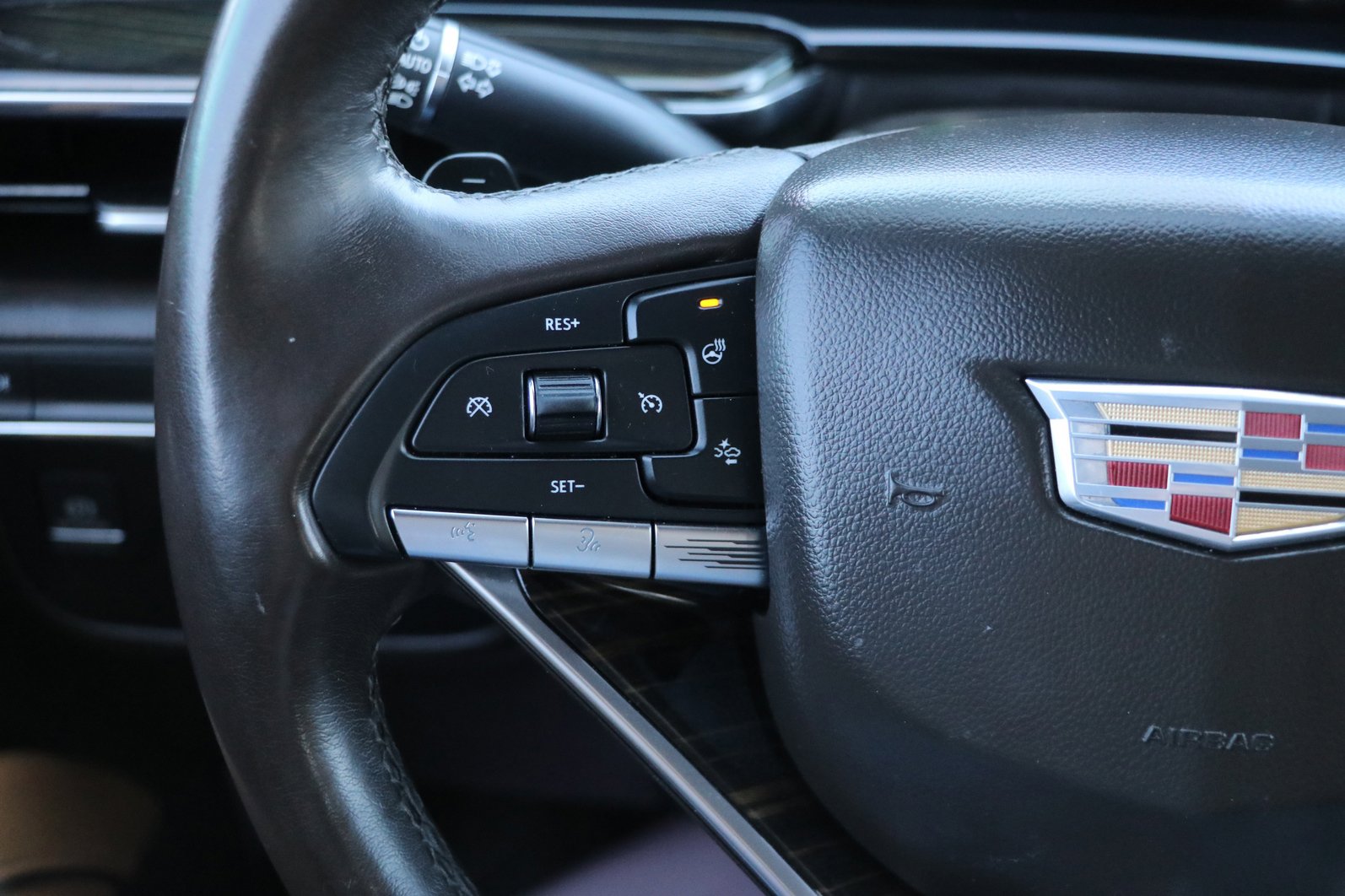 Used 2021 Cadillac Escalade Premium Luxury image 18