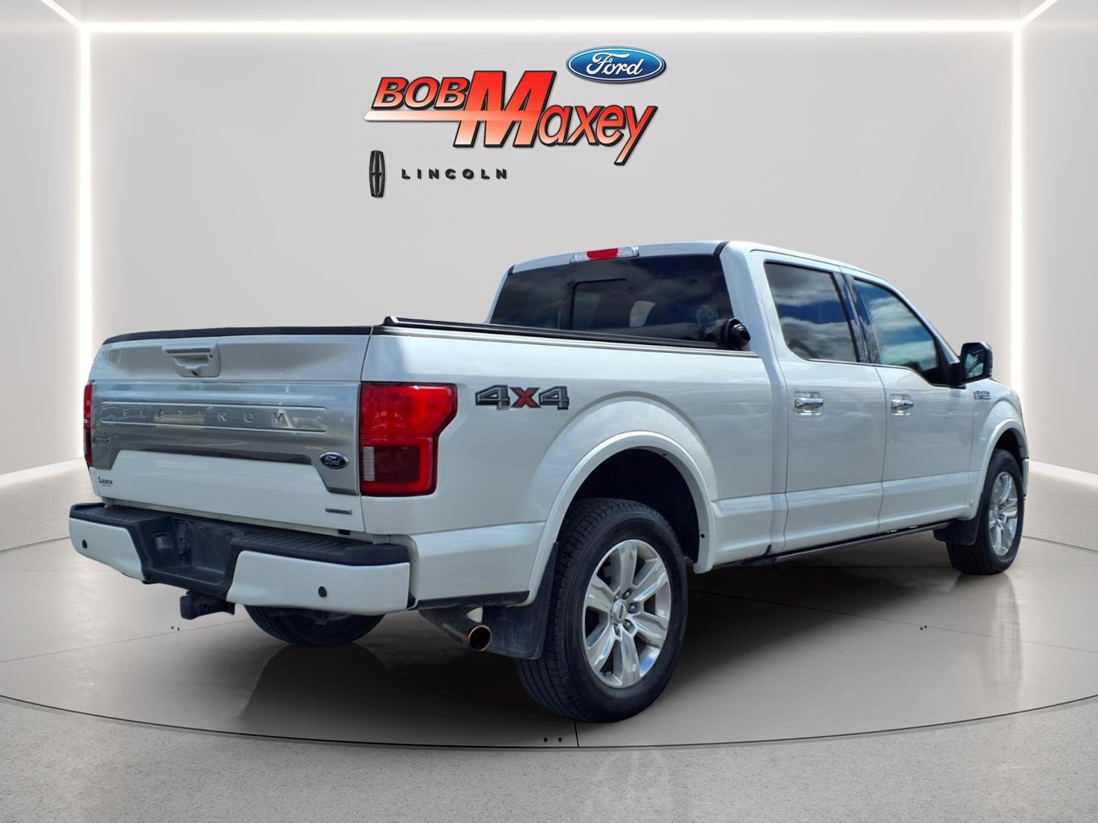 Used 2018 Ford F150 Platinum w/ Equipment Group 701A Luxury AWD/4WD image 4