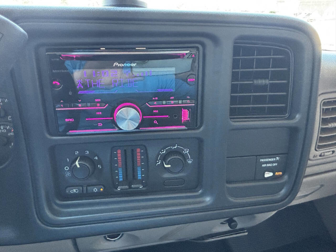 Used 2003 Chevrolet Silverado 1500 W/T AWD/4WD image 15