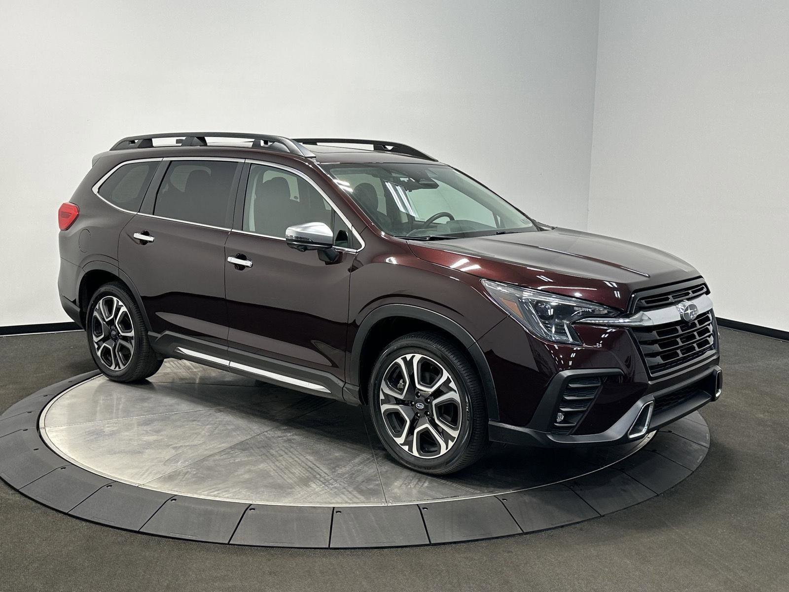 Used 2023 Subaru Ascent Touring AWD/4WD image 2