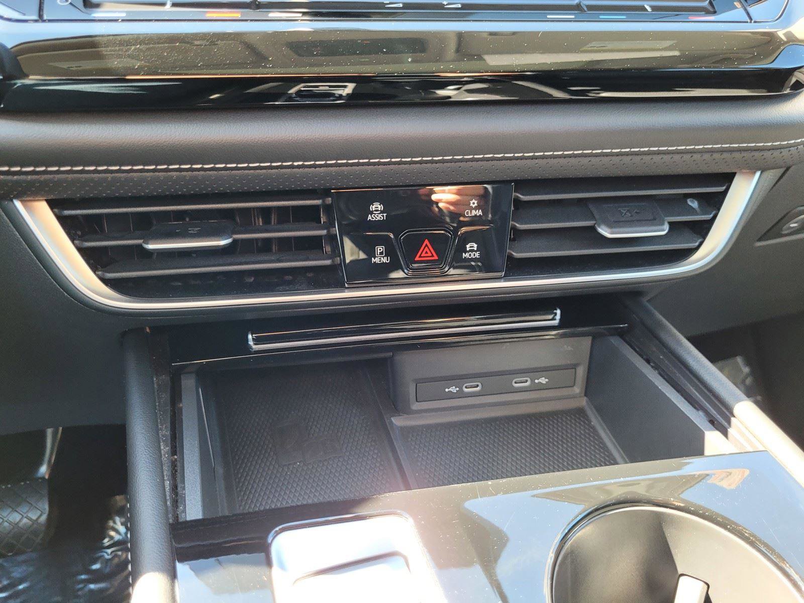 Certified 2024 Volkswagen Atlas SEL image 27