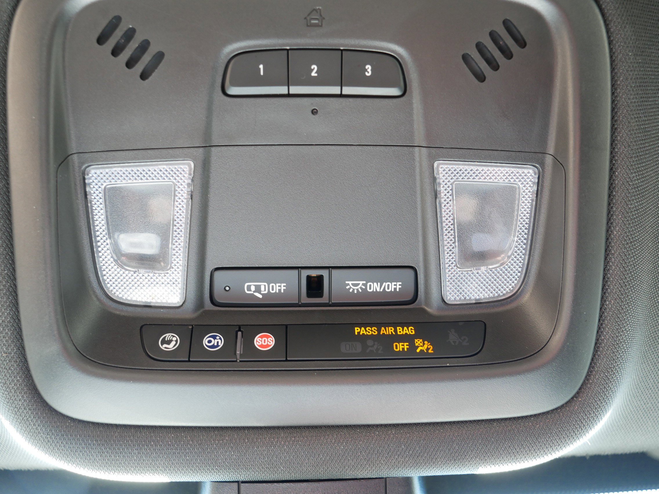 Used 2023 Chevrolet Traverse LT image 33