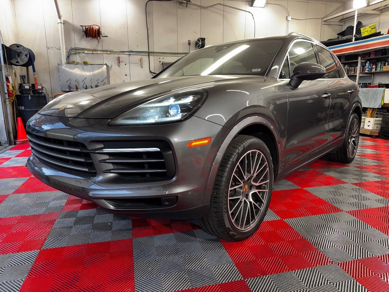 Used 2019 Porsche Cayenne S image 3