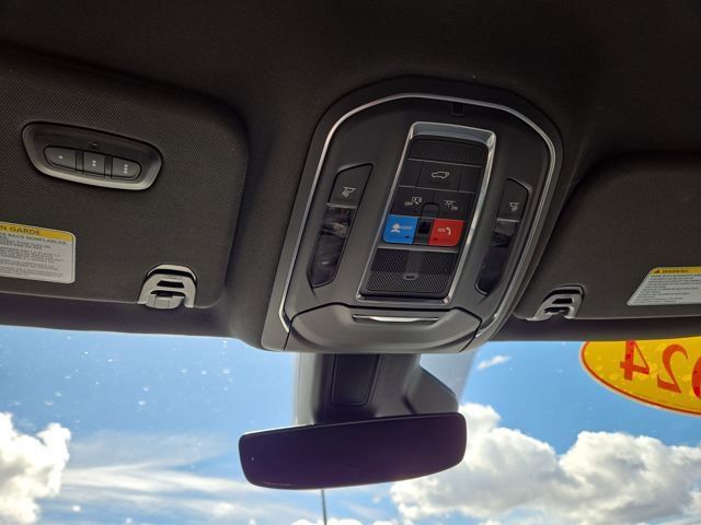 Used 2024 Jeep Wagoneer L Series III w/ Flexible Seating Group image 27