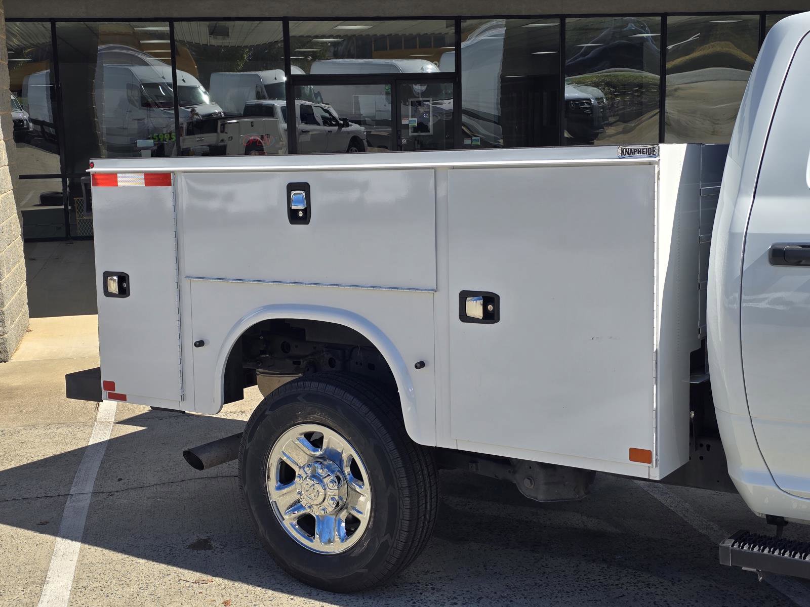 Used 2024 RAM 2500 Tradesman w/ Chrome Appearance Group image 14