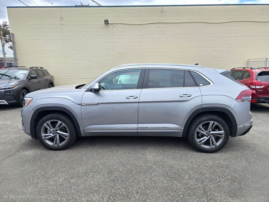 Used 2024 Volkswagen Atlas Cross Sport SEL R-Line AWD/4WD image 4