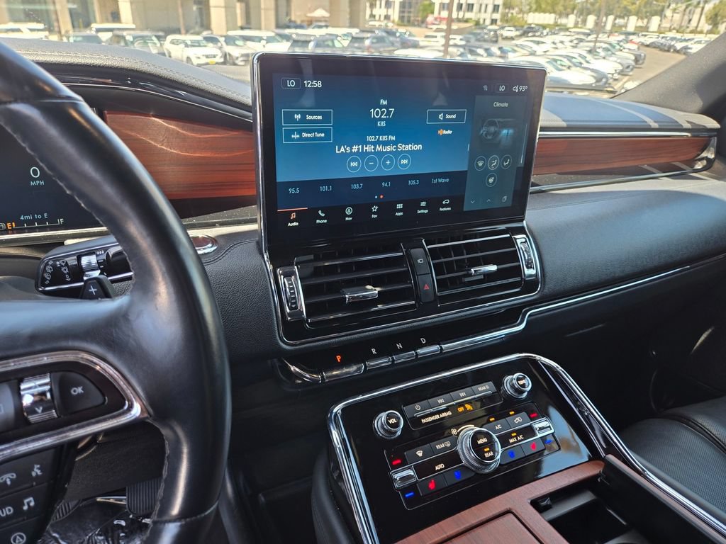Used 2024 Lincoln Navigator Reserve AWD/4WD image 12