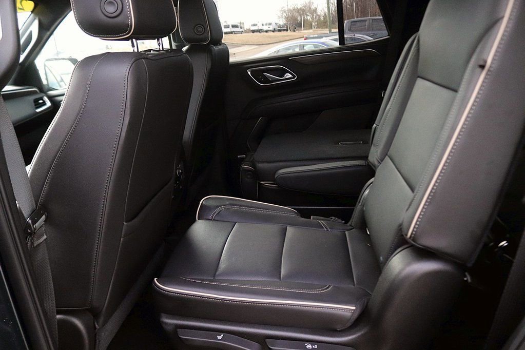 Used 2021 Chevrolet Tahoe Premier w/ Premium Package AWD/4WD image 14