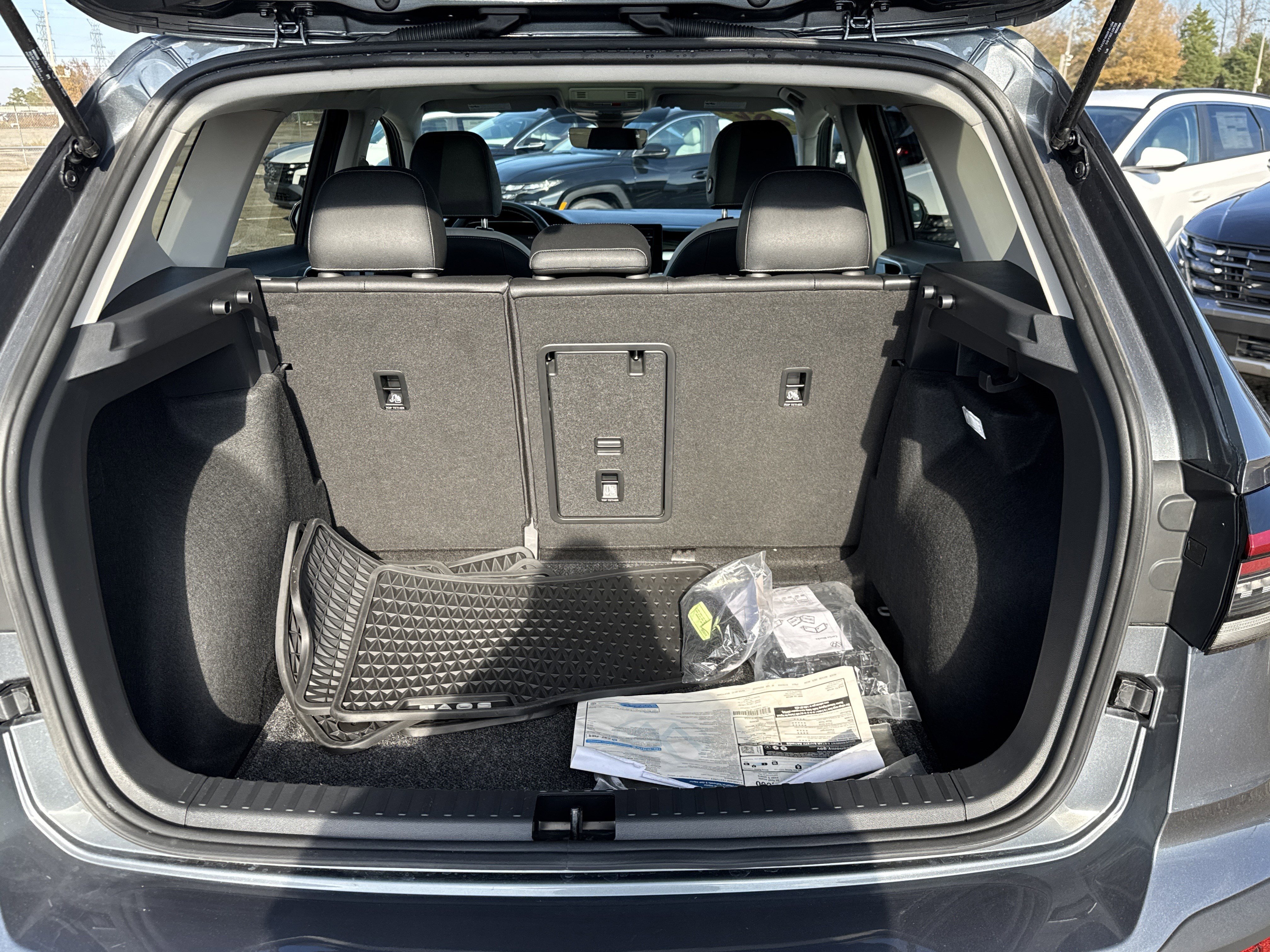 Certified 2025 Volkswagen Taos SE image 8