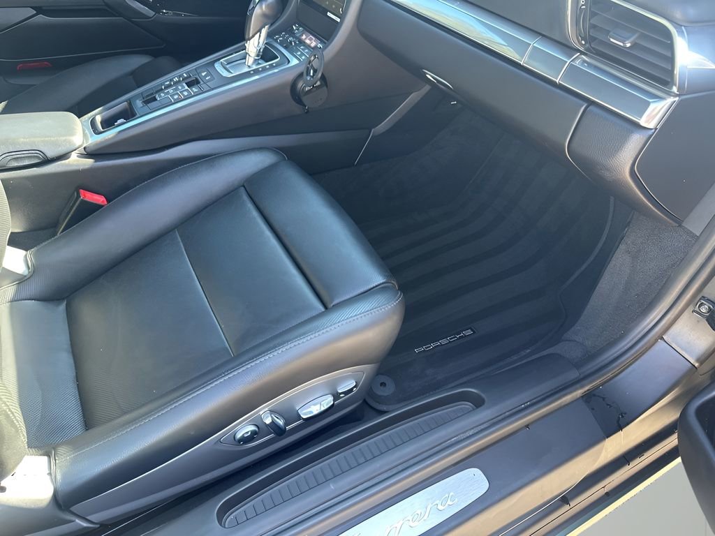 Used 2013 Porsche 911 Carrera image 17