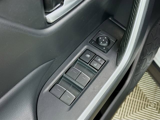 Used 2023 Toyota RAV4 XLE Premium image 18