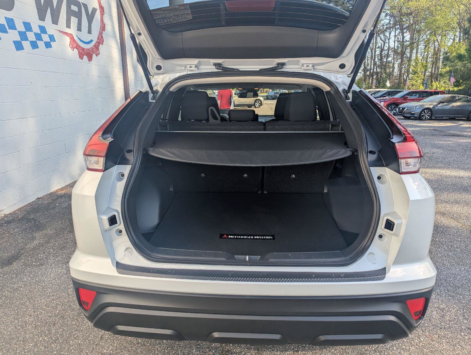 New 2026 Mitsubishi Eclipse Cross LE AWD/4WD image 17